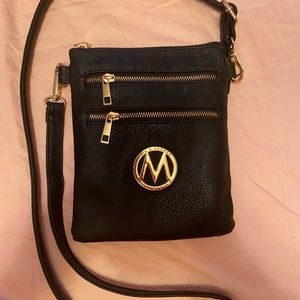 🌟SALE 3 for $12🌟 Mia K Farrow black crossbody bag